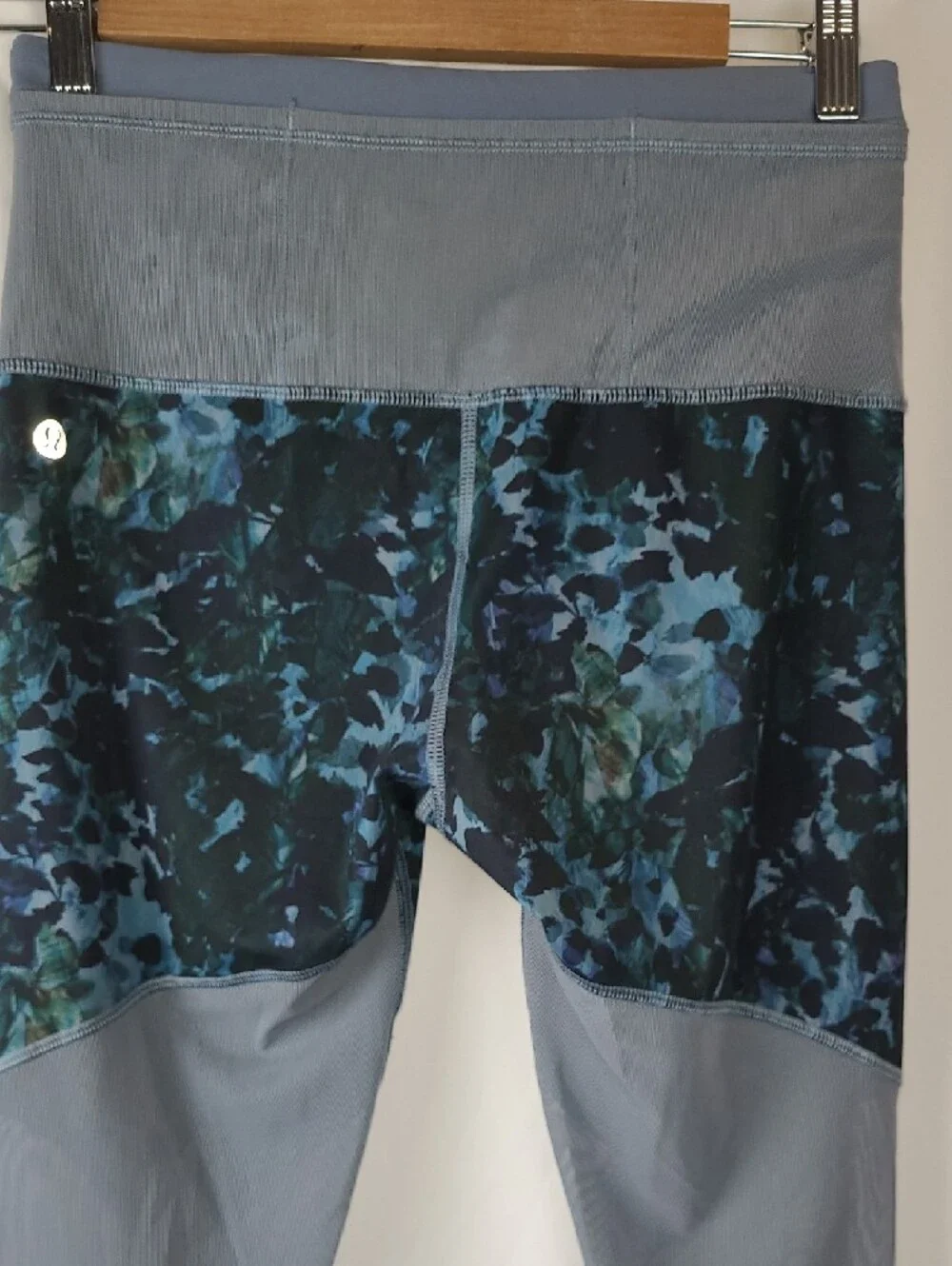 Lululemon Running In The City 7/8 Tight - Floral Backdrop Blue Denim - Size 6 - Picture 6 of 13